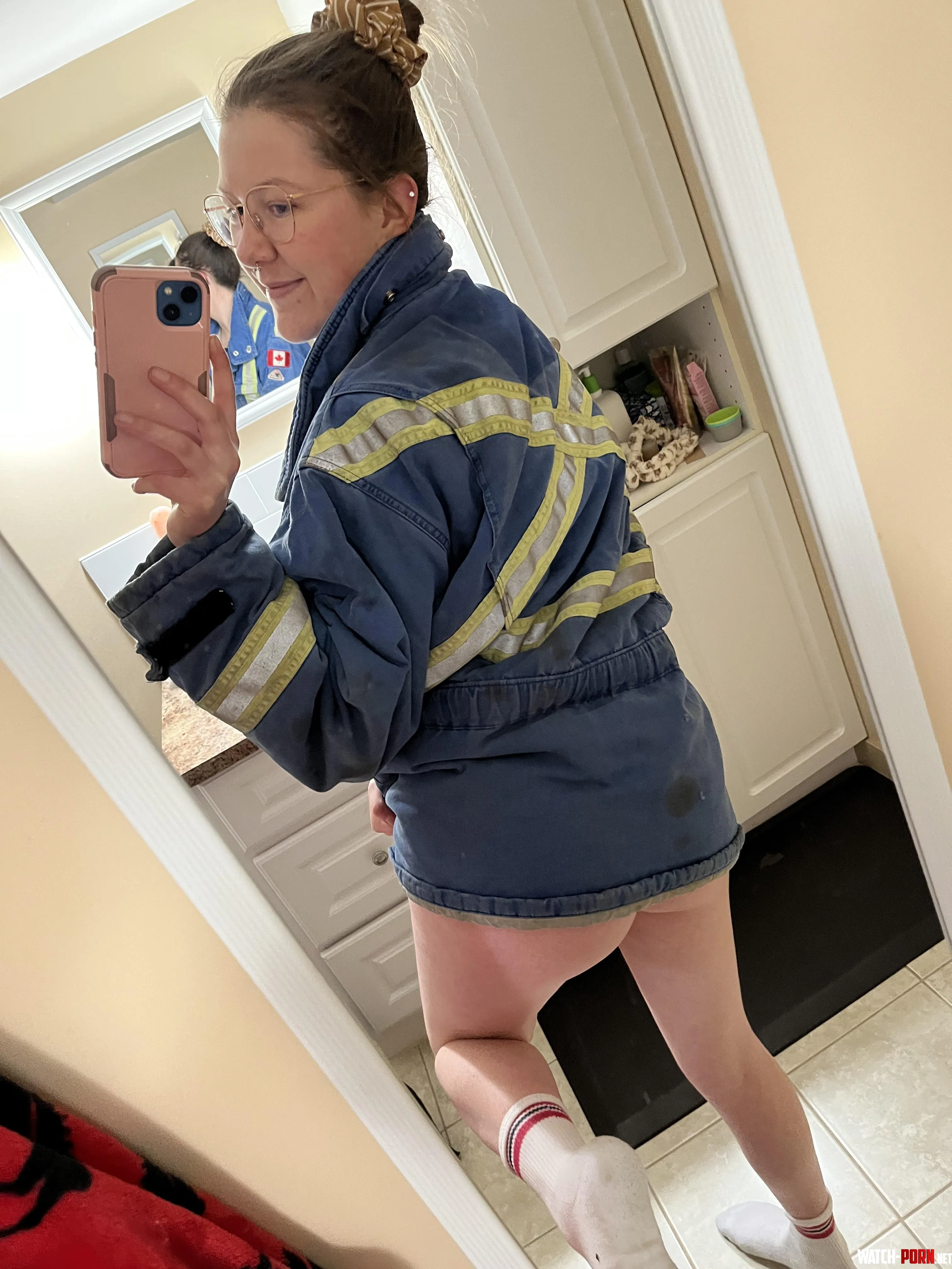 Cutest butt on the patch by Violet_luvxoxo