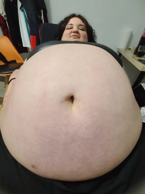Thumbnail Stuffers Community: Embracing Round Bellies with Catana_Aluxx