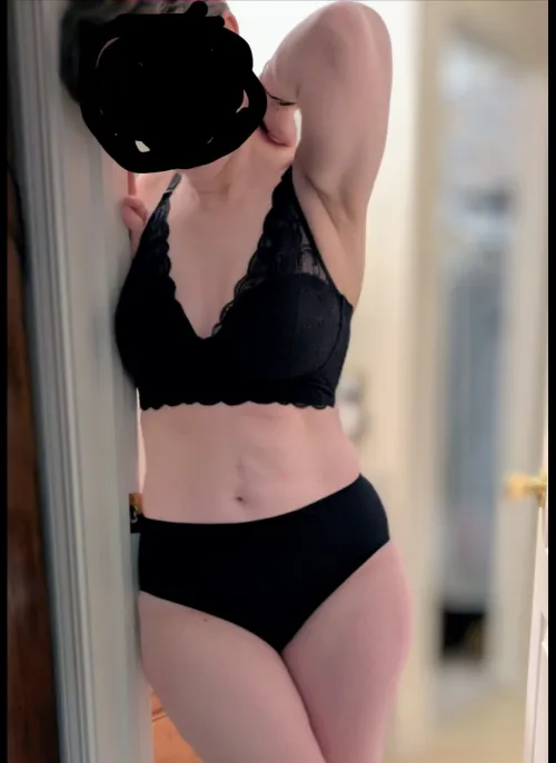 Thumbnail Embracing Beauty at 46 - dastardlydeeded's Story | obsf