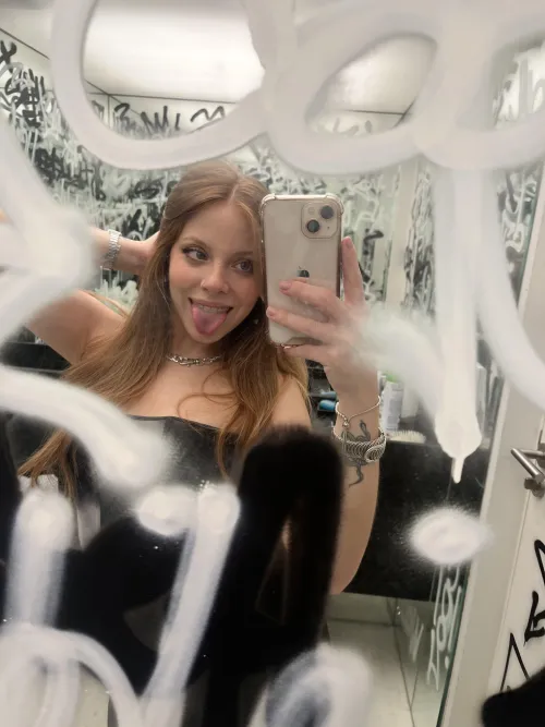 Thumbnail Mirror Selfie: Do You Like What You See? | IsabellA-Bunny