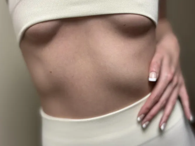 Thumbnail LanaPeaches__ Reveals the Charm of Mini Underboob in funsized