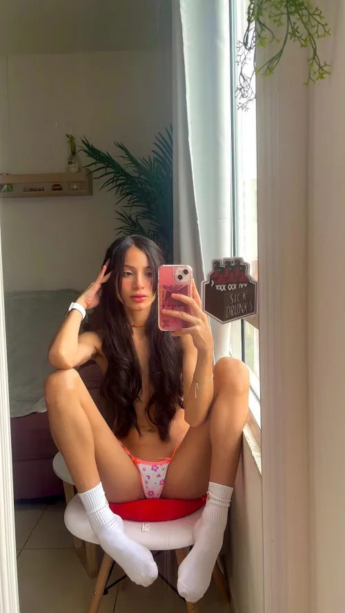 Thumbnail MirrorSelfie Artistry with Mirrors and Socks by nellaclub