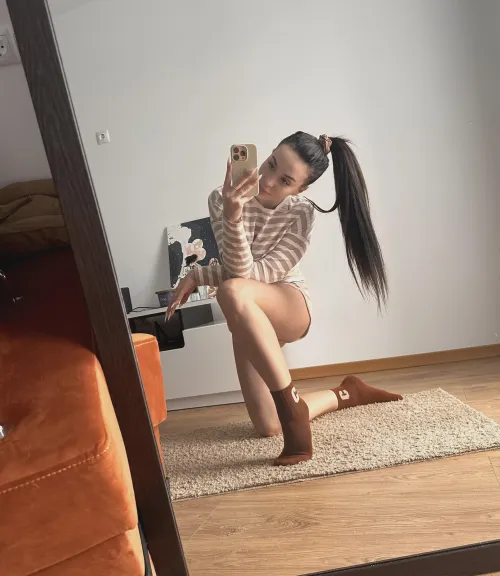 Thumbnail Dangerously Sexy Legs Captured by CoconutDeliight - MirrorSelfie