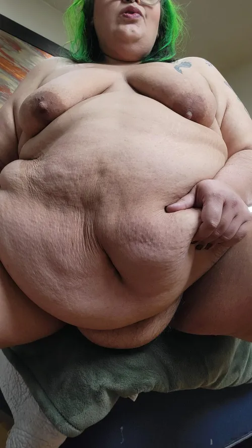 Thumbnail Juniper_Moans Craves Belly Crashes - Discover SSBBW Sensations