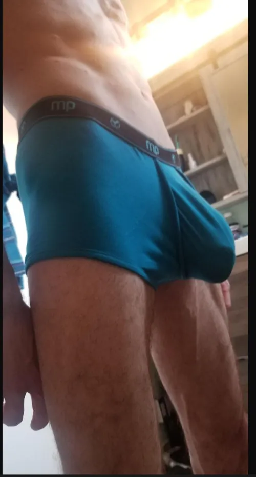 Thumbnail Discovering Contemporary Elegance: Electrical_Pop_3211 | Bulges
