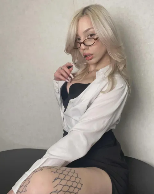 Thumbnail moonstarfoxy flaunts sexy glasses in the office as a secretary