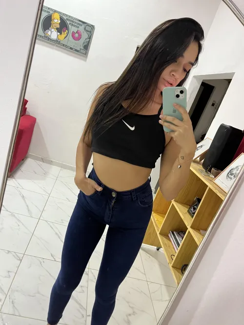 Thumbnail Cheeky Moments Captured by Girl270 in MirrorSelfie
