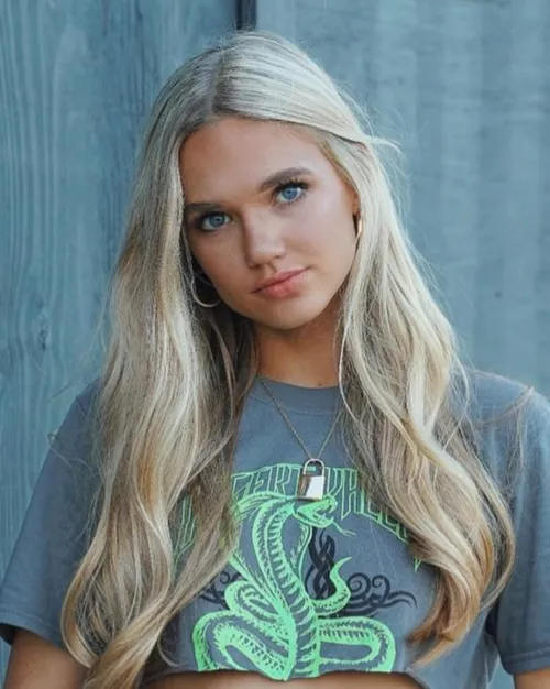 Thumbnail Discovering Amber Black's Beauty in PrettyGirls