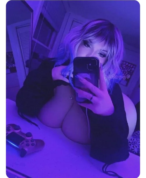 Thumbnail mrstinkweiner Asks: 'Who' in pornID Category