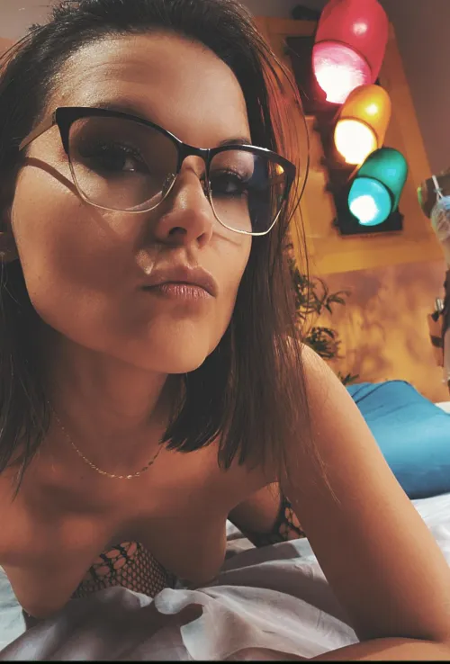 Thumbnail Kisses Pre-Stream: A Sensual Nude Selfie by fuk4ia