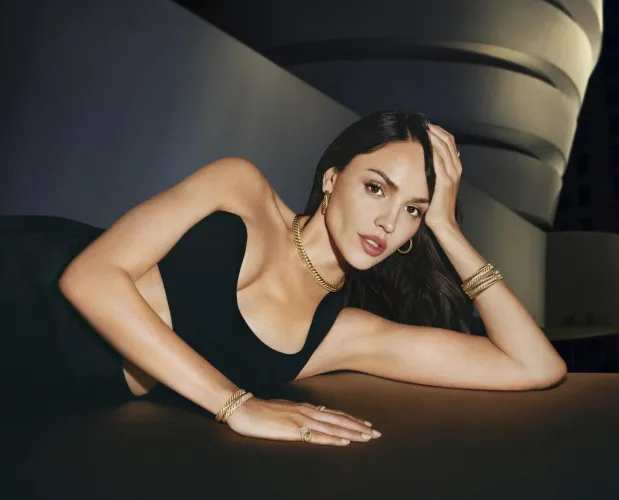 Thumbnail Eiza Gonzalez: A Look at the Charismatic Actress | JustAnEUGirl
