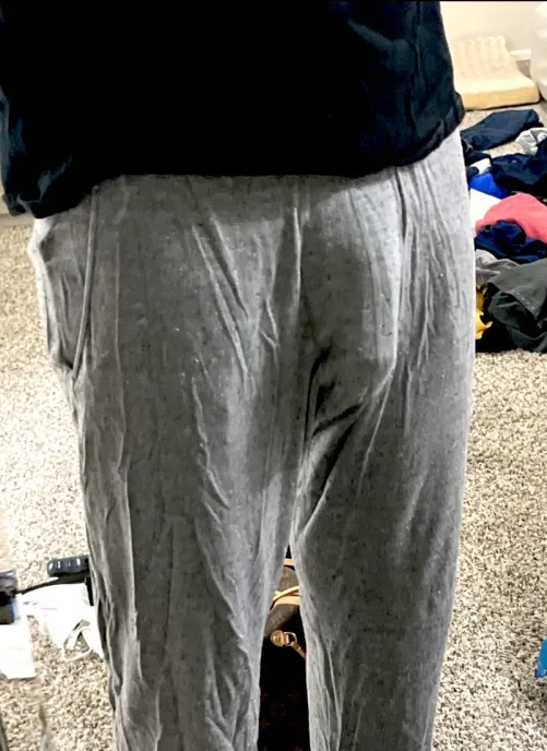 Thumbnail 27 Straight Hanging in Sweats: The Inside Scoop - Aggravating_Bag_774