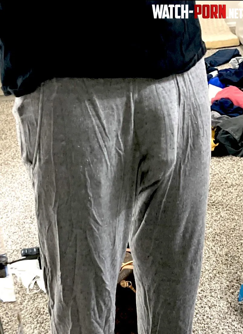 27 Straight hanging in sweats by Aggravating_Bag_774