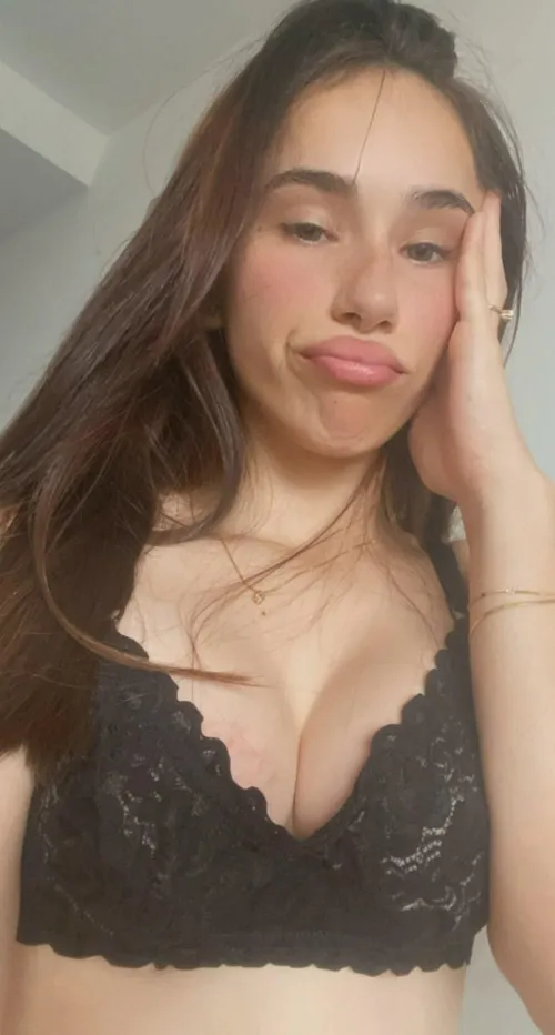 Thumbnail ValentinaRoseXoX: Ready and Waiting with an Irresistible BubbleButt