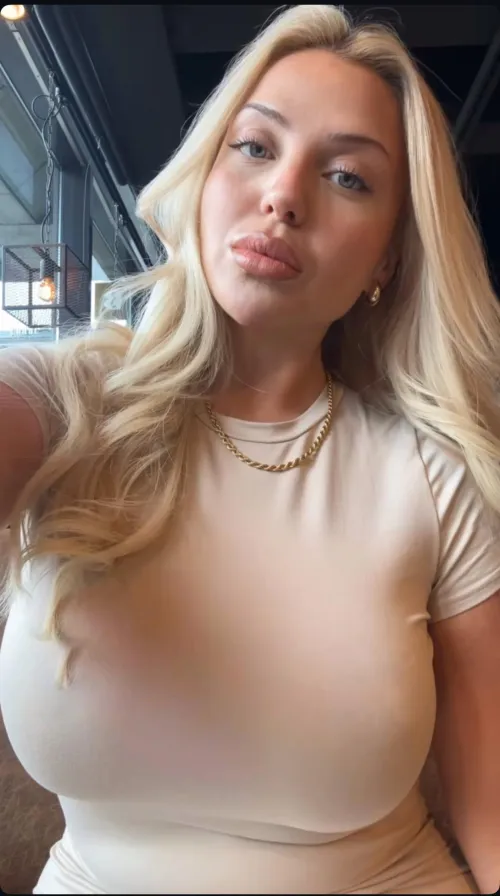 Thumbnail Blondie showing off with FlashyIllustrator738 in 2busty2hide