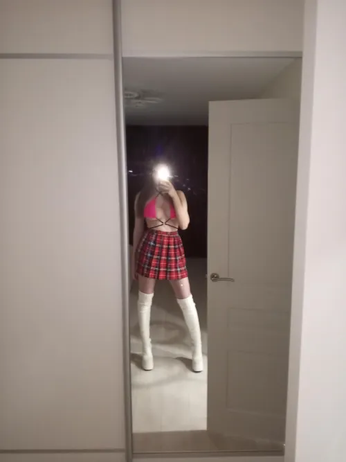 Thumbnail Let's Dance Together: ElenChertovskaya's Leggy Adventure