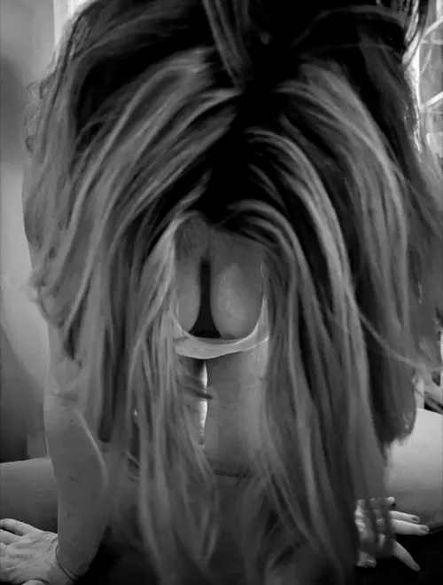 Thumbnail tunnel vision: hw_compersion_420's Intriguing Peeks
