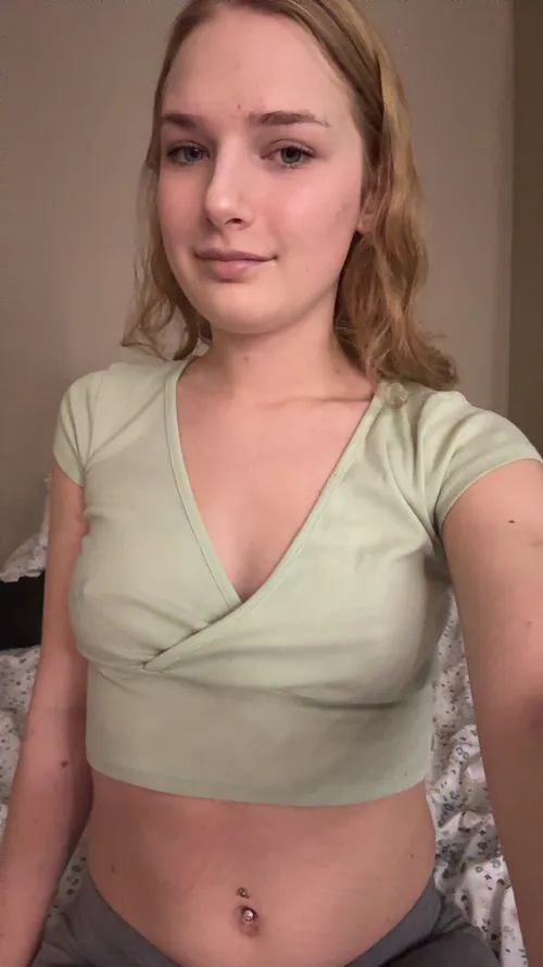 Thumbnail Samwitabam's Adorable Style: Cute Crop Top Delights
