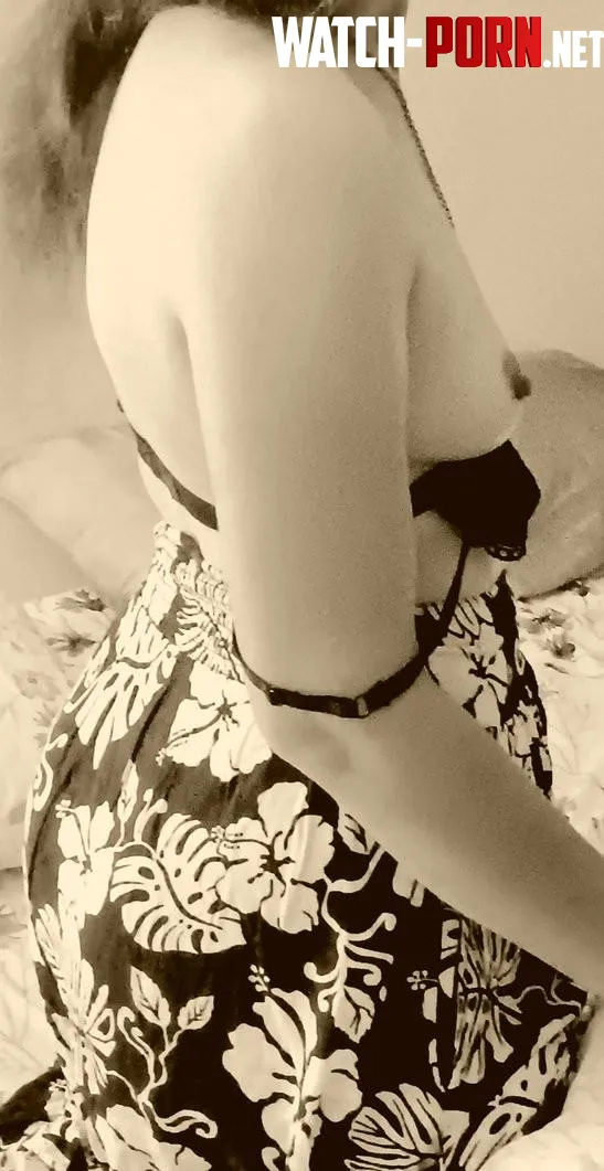 My wife wouldnt mind a back rub by dallas_showoff