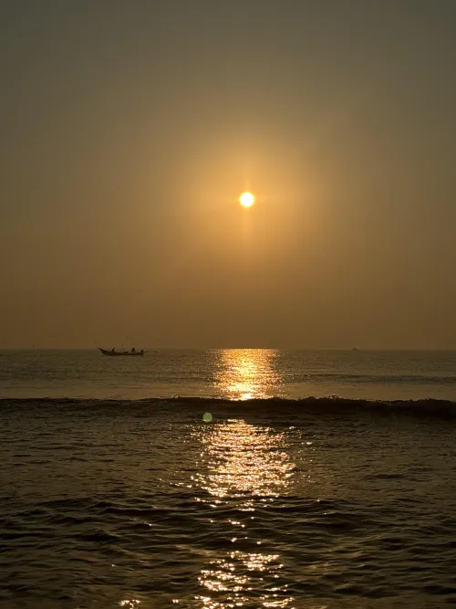 Thumbnail Witness the Breathtaking Sunrise at the Beach