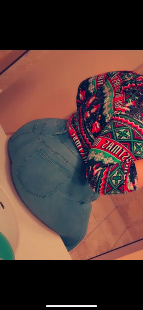 Thumbnail cookiequeennnn's Indulgence: 'Stuffing That Booty' - A Revealing Read