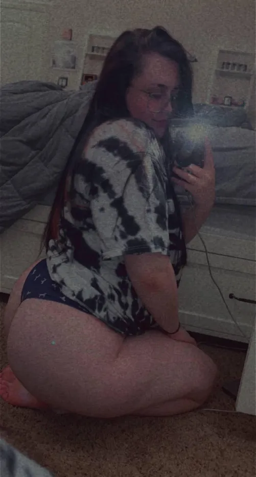 Thumbnail Bountiful Delights: Insights from crummytortilla | WhiteCheeks