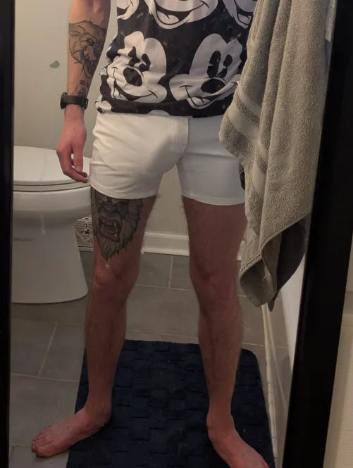 Thumbnail rythe8guy Shares Insights from '36 Gay Shower White Shorts' - An Engaging Bulges Article