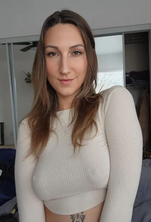 Thumbnail Freedom in Bralessness: BoundToBeBred's Lifestyle in Braless Category