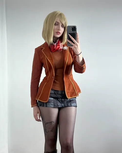 Thumbnail Ashley Graham Resident Evil Cosplay by iheartpidge | iheart_pidge