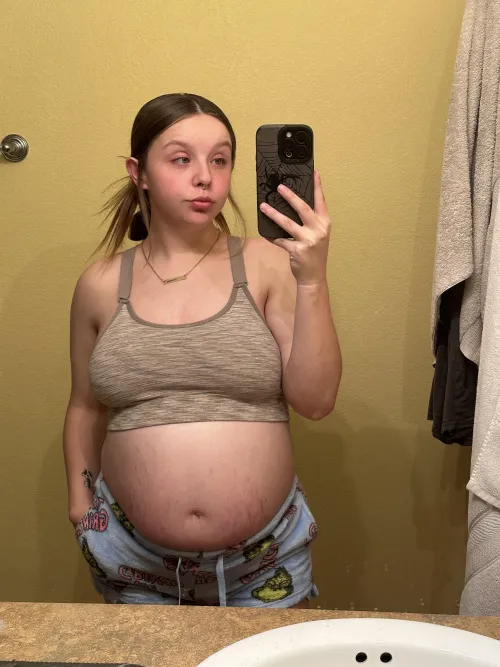 Thumbnail cassieonlyxo's Curious Question: What Would You Do to My Preggy Body?