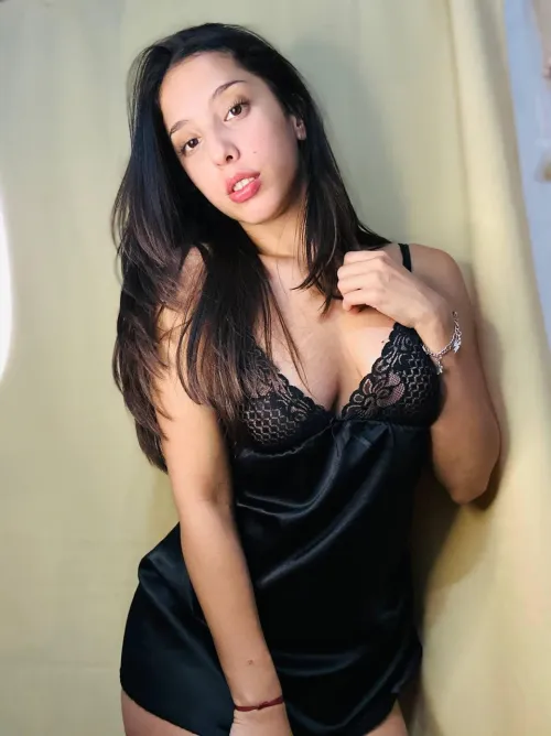 Thumbnail Embracing Braless Freedom with United_Soft456 | tightdresses Article