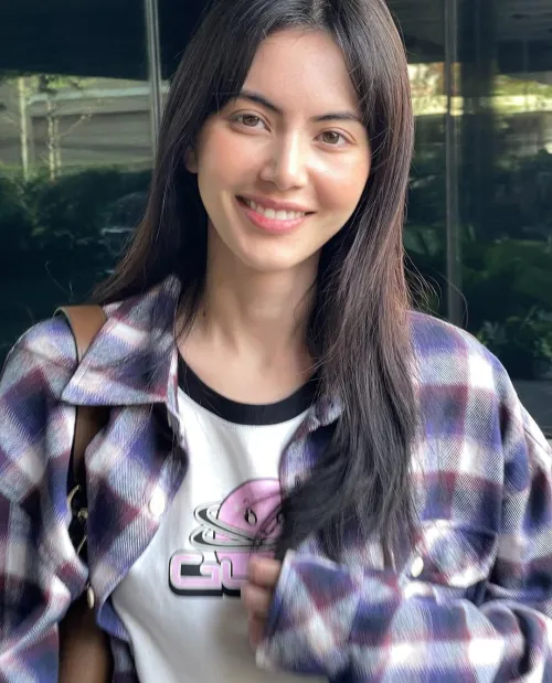 Thumbnail Exploring the Timeless Beauty of Davika Hoorne - Atlast_89P13 | PrettyGirls