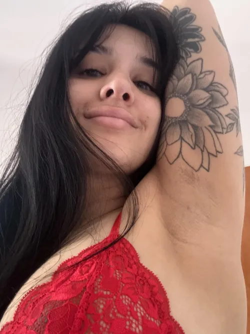 Thumbnail Embracing Natural Beauty: Soft, Smooth Skin Appreciation with Tattooedqueen1_