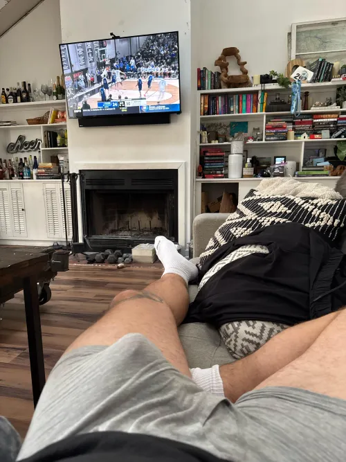 Thumbnail Ok_Corner6807's '32 Straight Watching Basketball' - An Intriguing Perspective on Bulges