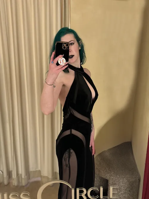 Thumbnail Provocative Velvet Dress Pokies by sirenskiss3 | pokies Category