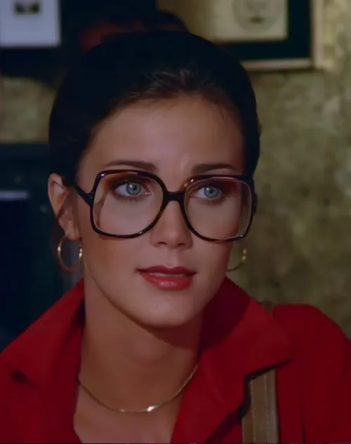 Thumbnail Lynda Carter: Beauty and Grace by i_like_cake_96
