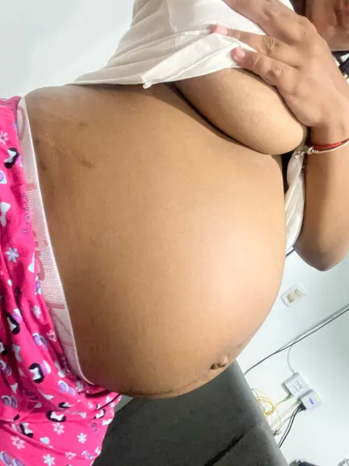 Thumbnail Pregnancy Journey: Alexa69T Shares Belly Growth in pregnantporn Category