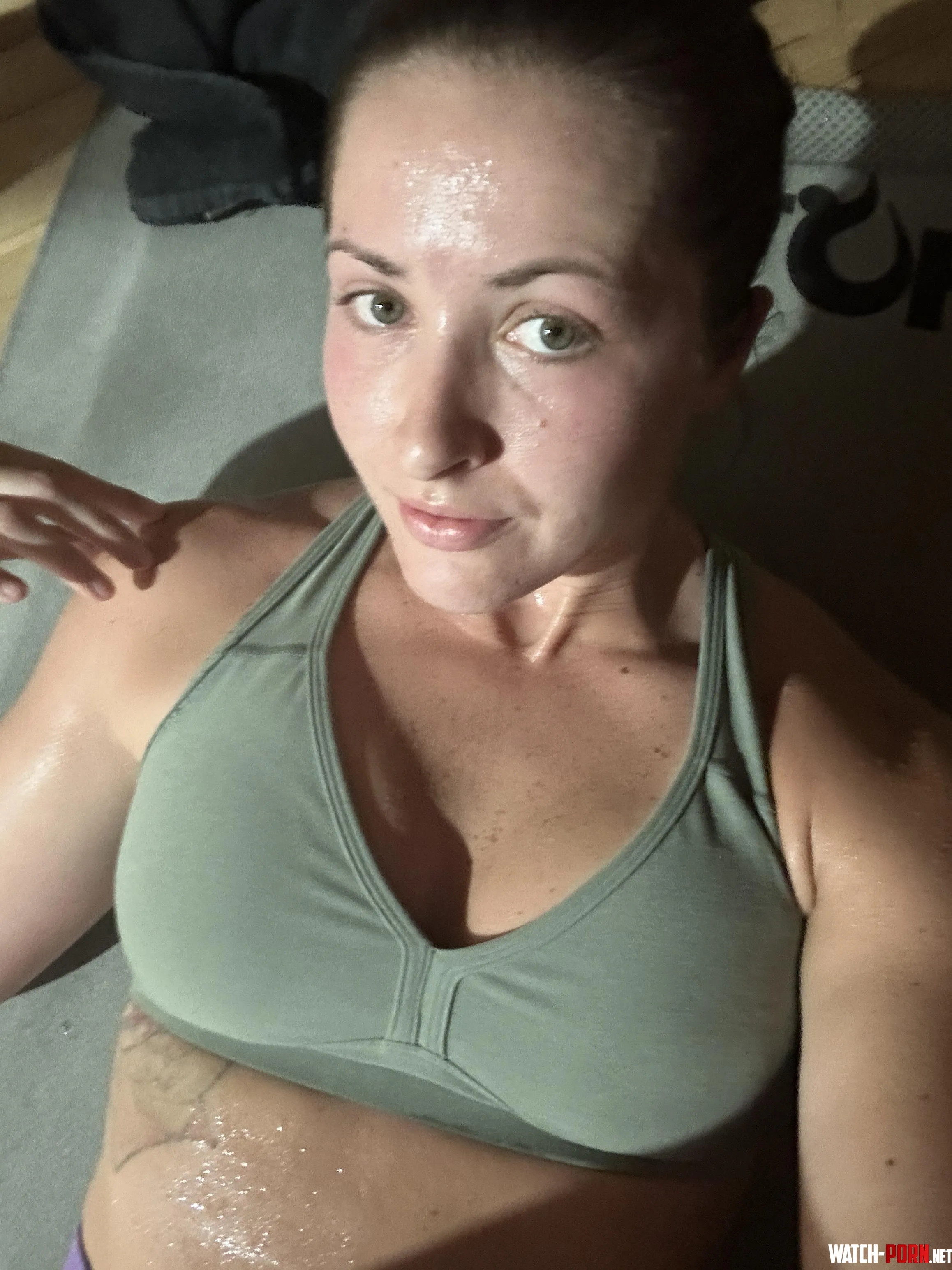 I love sweating for you  by cumwcourt