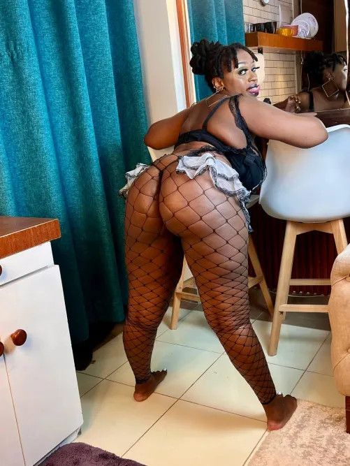 Thumbnail Big Booty Beauty: Rozie_99's Temptation in EbonyCuties