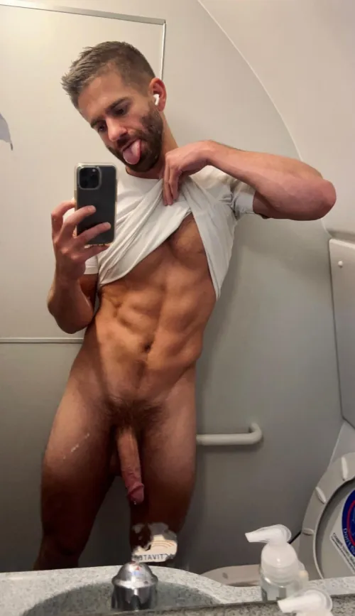 Thumbnail Seeking Good Mouth for Cock Satisfaction | The_sxy_architect's Desires
