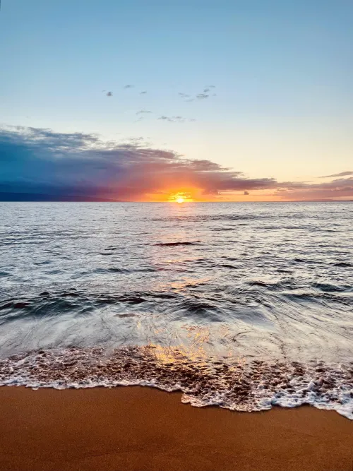 Thumbnail rebecca_G7 Enjoys the Beauty of Kaanapali Maui Beach