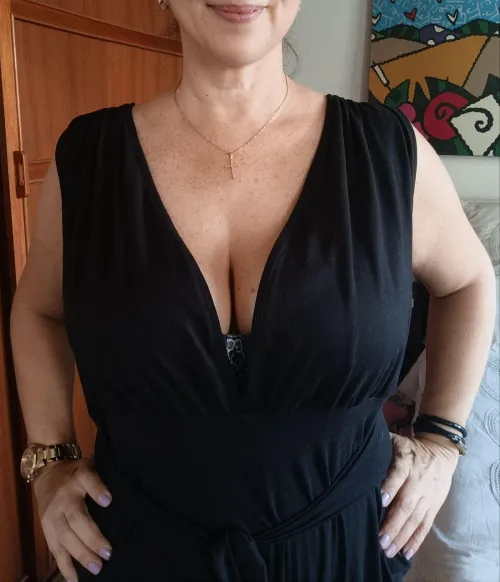 Thumbnail Regular Busty Gilf Revelations - By Sarah_Diaz