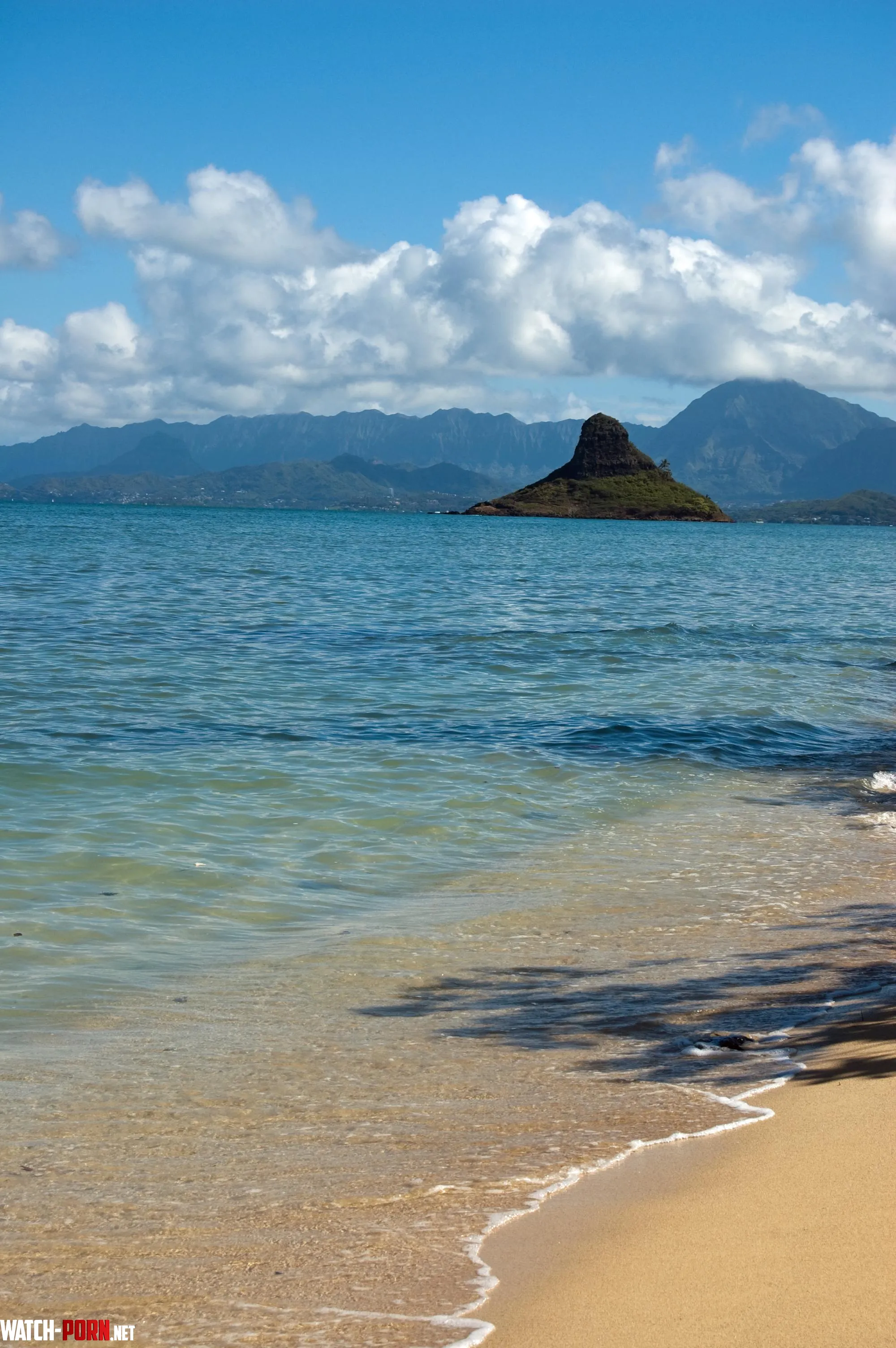 Kualoa Regional Park Mokolii AKA Chinamans Hat Oahu by loztriforce
