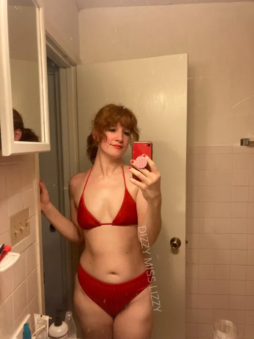 Thumbnail dizzymisslizzyxoxo's Anticipation: Eager for Bikini Weather in MirrorSelfie