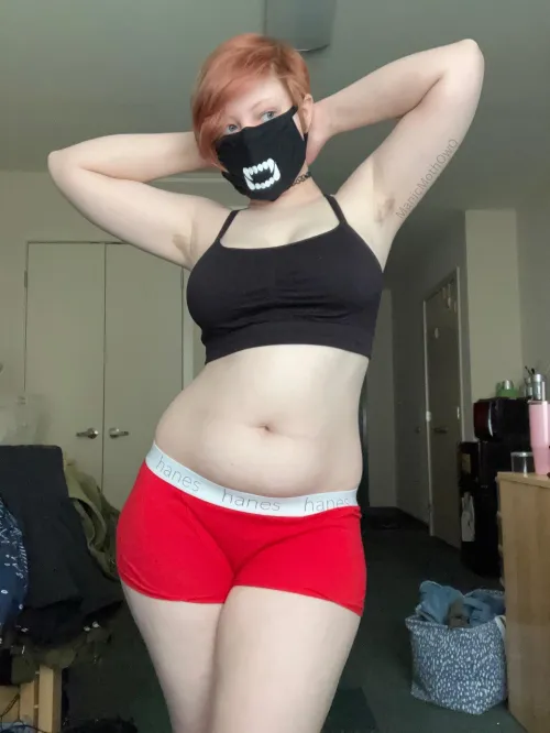 Thumbnail Boxers and Short Hair Chicks' Style: Unleashing Confidence