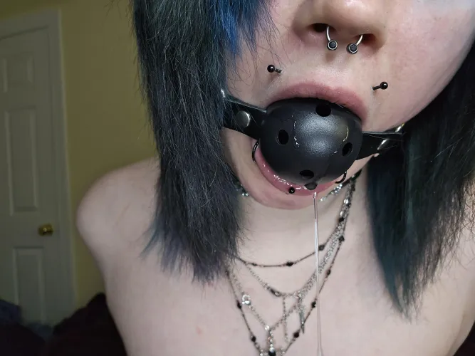 Thumbnail Violets_vanity: Exploring a Drooling Sensation - Spit Fetish Delight