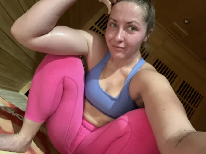 Thumbnail Embracing the Sweat: cumwcourt