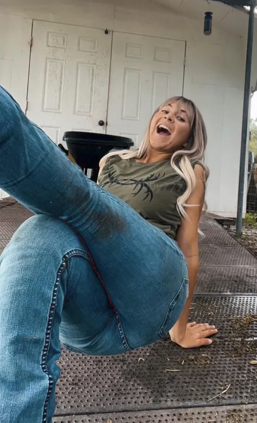 Thumbnail Barn Chores Ready | Cheybabby_777 | CountryGirls