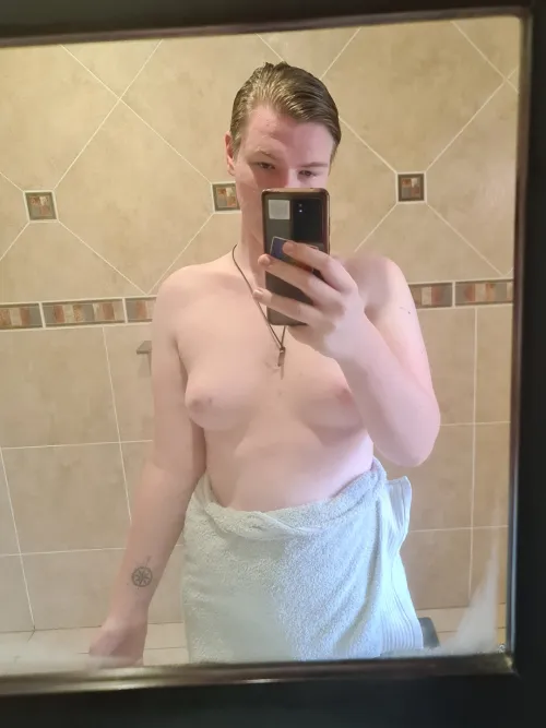 Thumbnail FlamingxLoopie1's Steamy Shower Adventures: Too Steamy!
