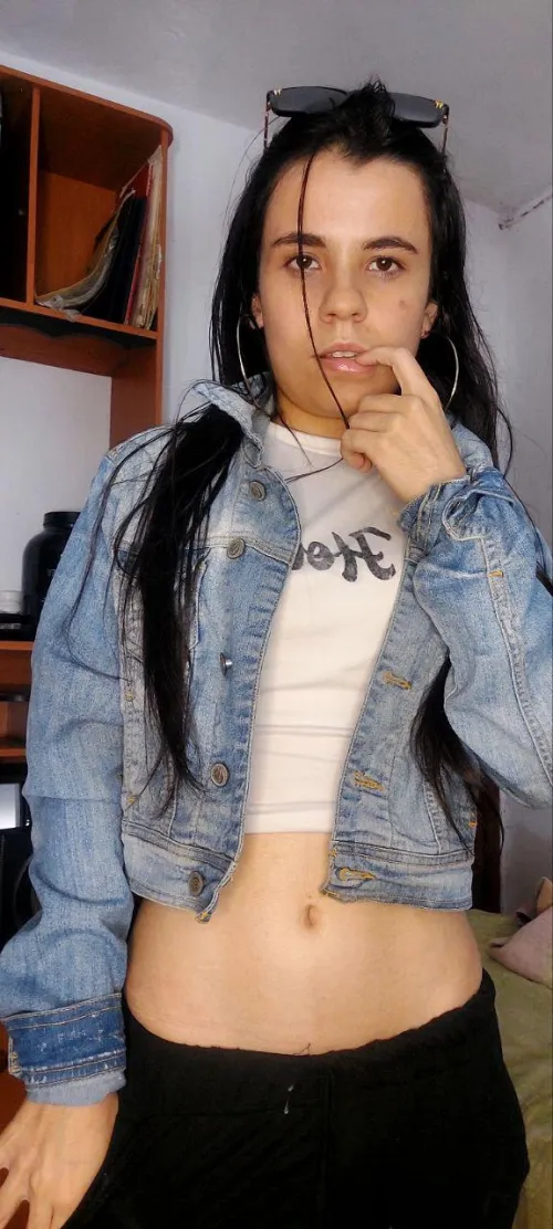 Thumbnail Feeling Sexy - DahliaxxMoonlight's Croptopgirls Confidence